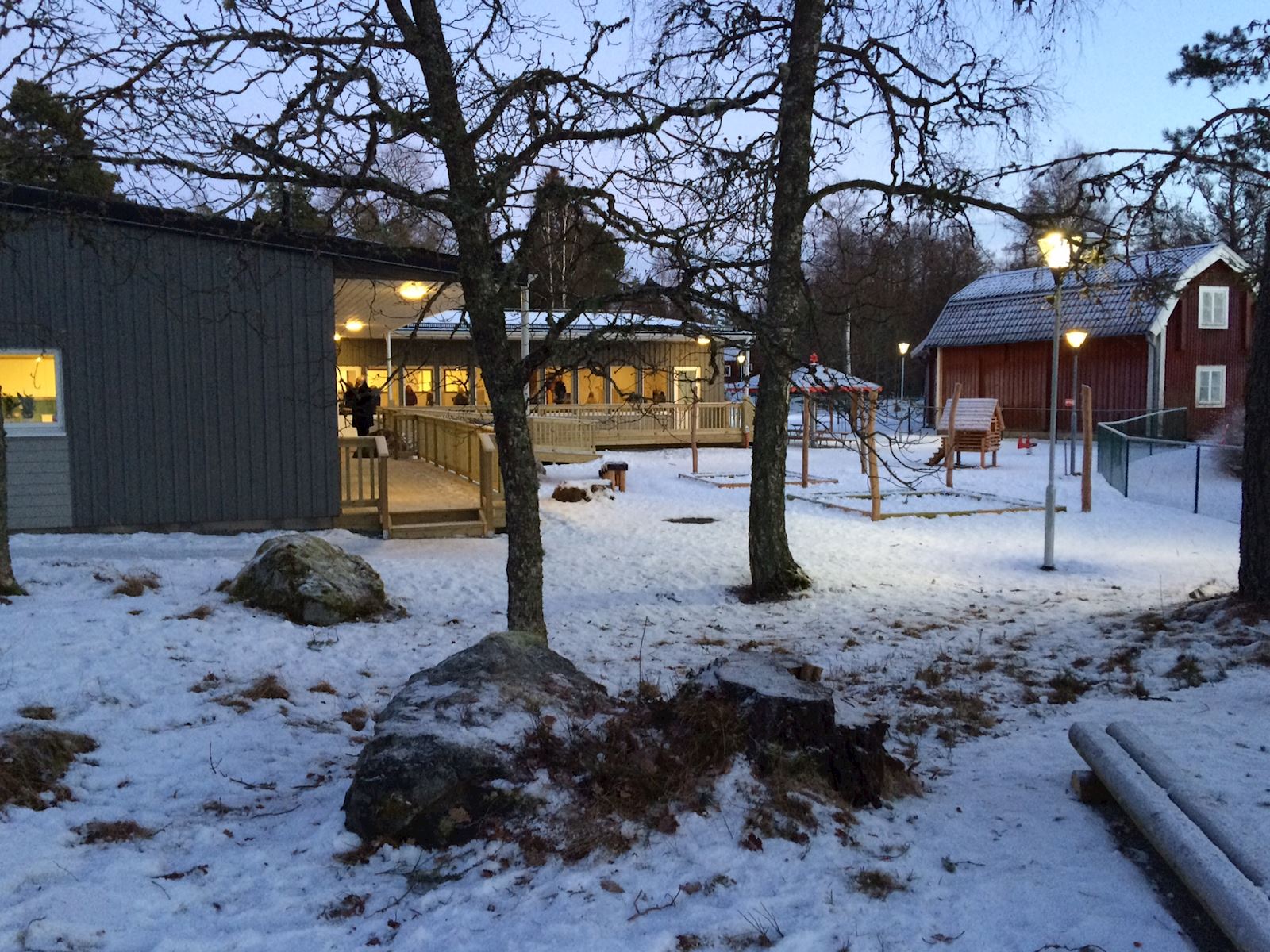Bild på det fina brunnsparksområdet där den nya förskolan är placerad.